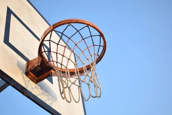 basketball center rebounding